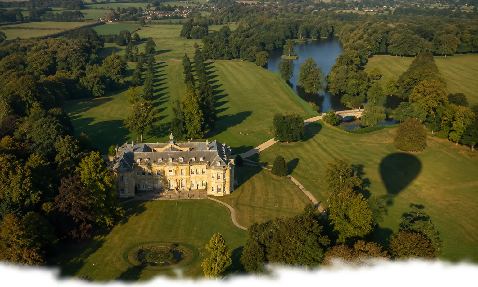Hot air balloon flight from Aylesbury, one of the closest launch locations to Cosgrove Park